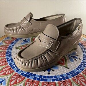 SAS Classic Womens Size 8.5 W Mocha Tan Moc Toe Comfort Penny Loafers USA Made